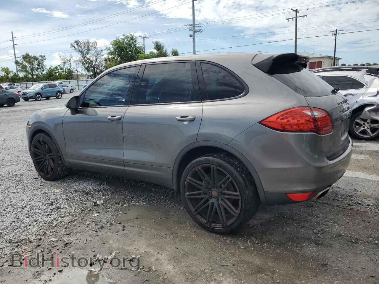 2011 PORSCHE CAYENNE - VIN: WP1AB2A25BLA42593 - Photo 2