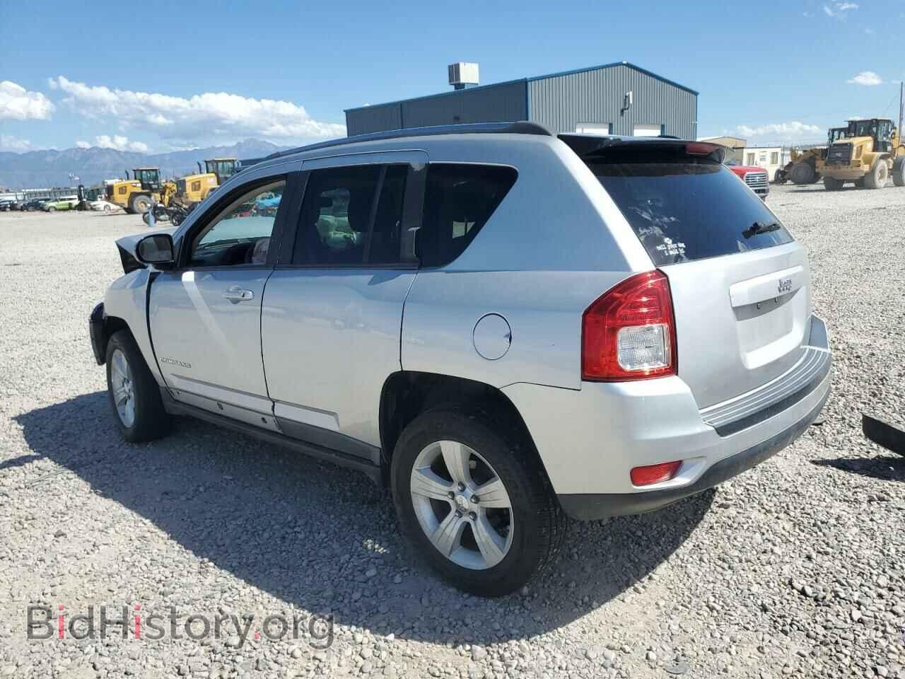 2011 JEEP COMPASS - VIN: 1J4NF1FB8BD270490 - Фото 2