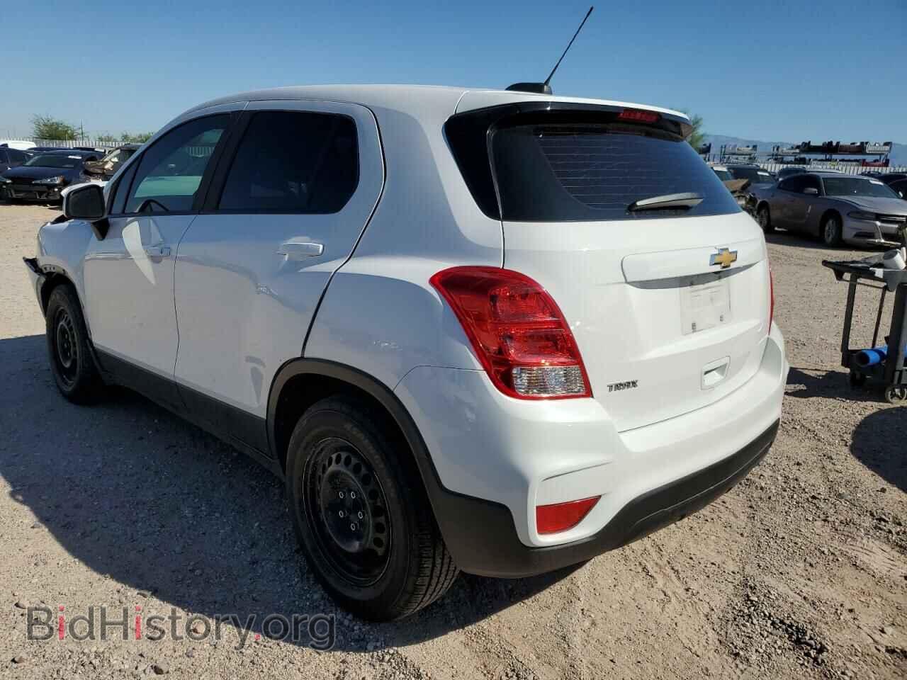 2018 CHEVROLET TRAX - VIN: 3GNCJKSB9JL205462 - Фото 2