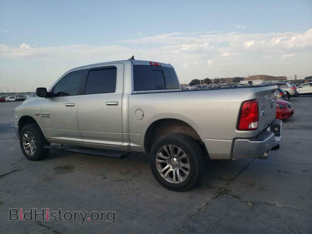 2018 RAM 1500 - VIN: 1C6RR7LT8JS321793 - Photo 2
