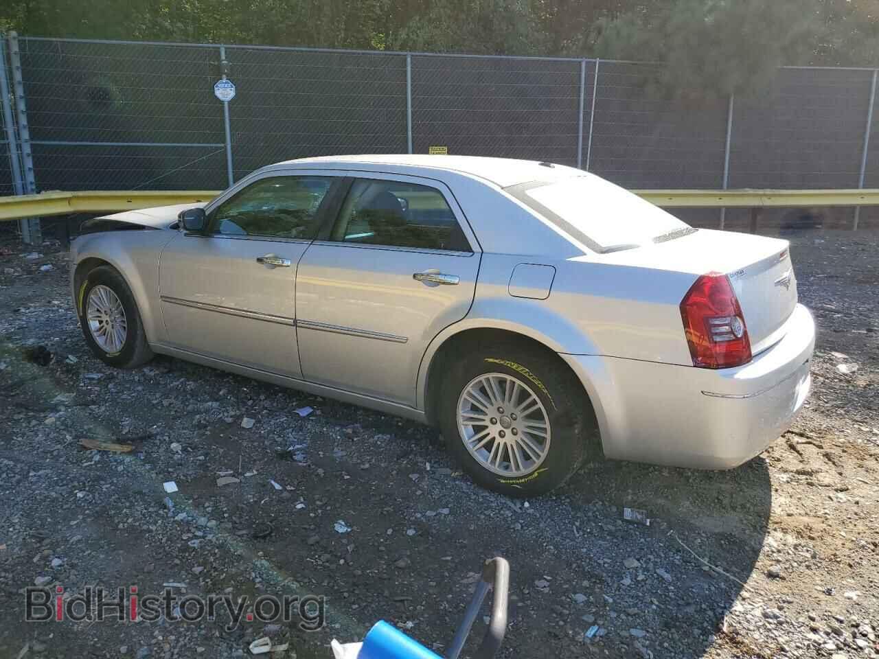 2010 CHRYSLER 300 - VIN: 2C3CA5CV2AH201513 - Фото 2