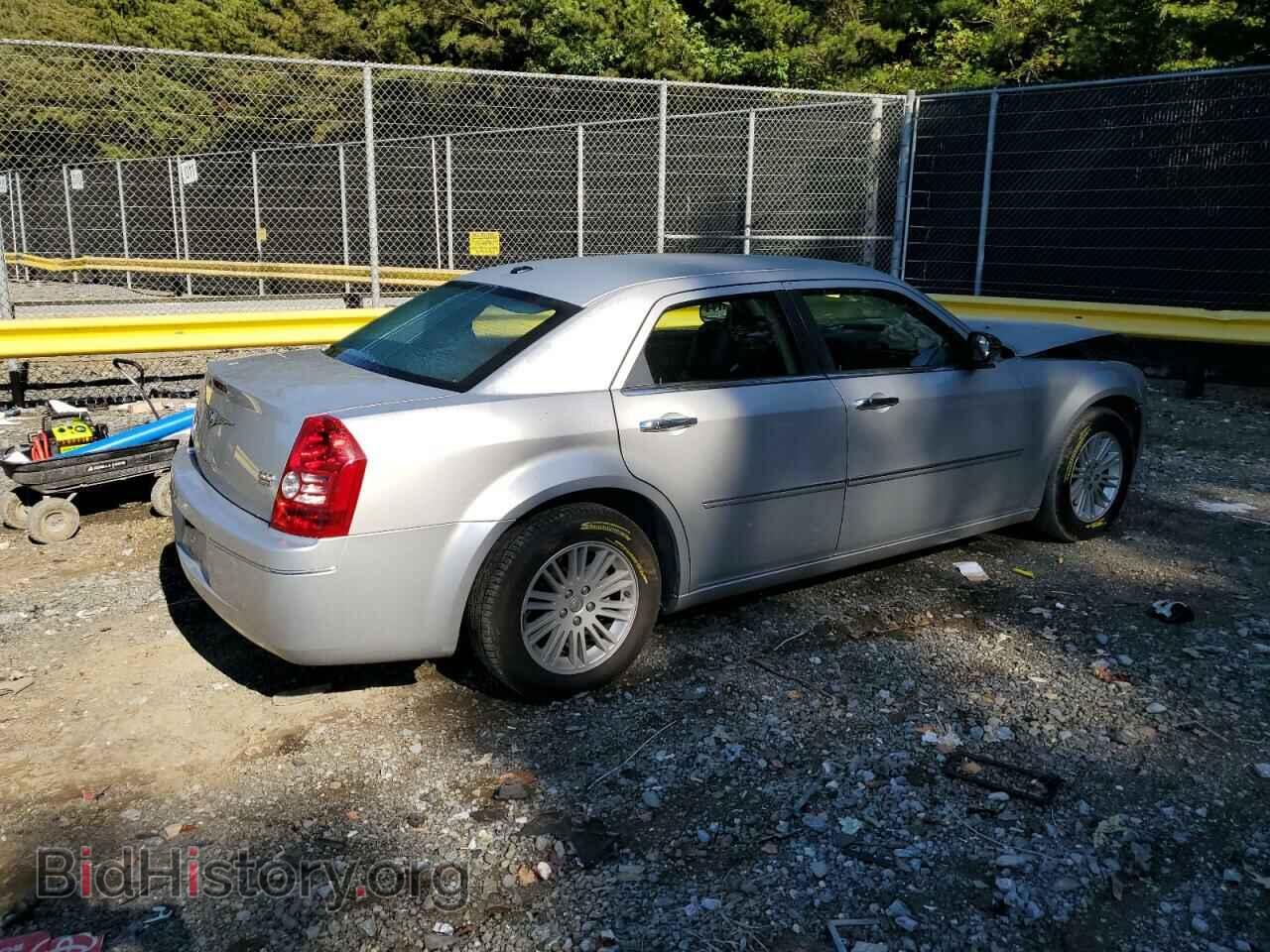 2010 CHRYSLER 300 - VIN: 2C3CA5CV2AH201513 - Фото 3