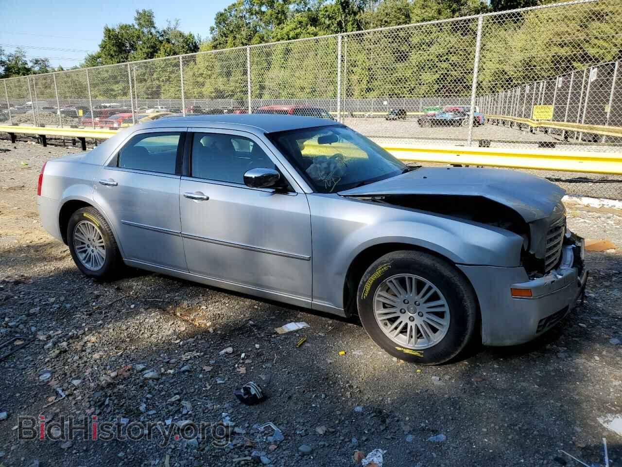 2010 CHRYSLER 300 - VIN: 2C3CA5CV2AH201513 - Фото 4