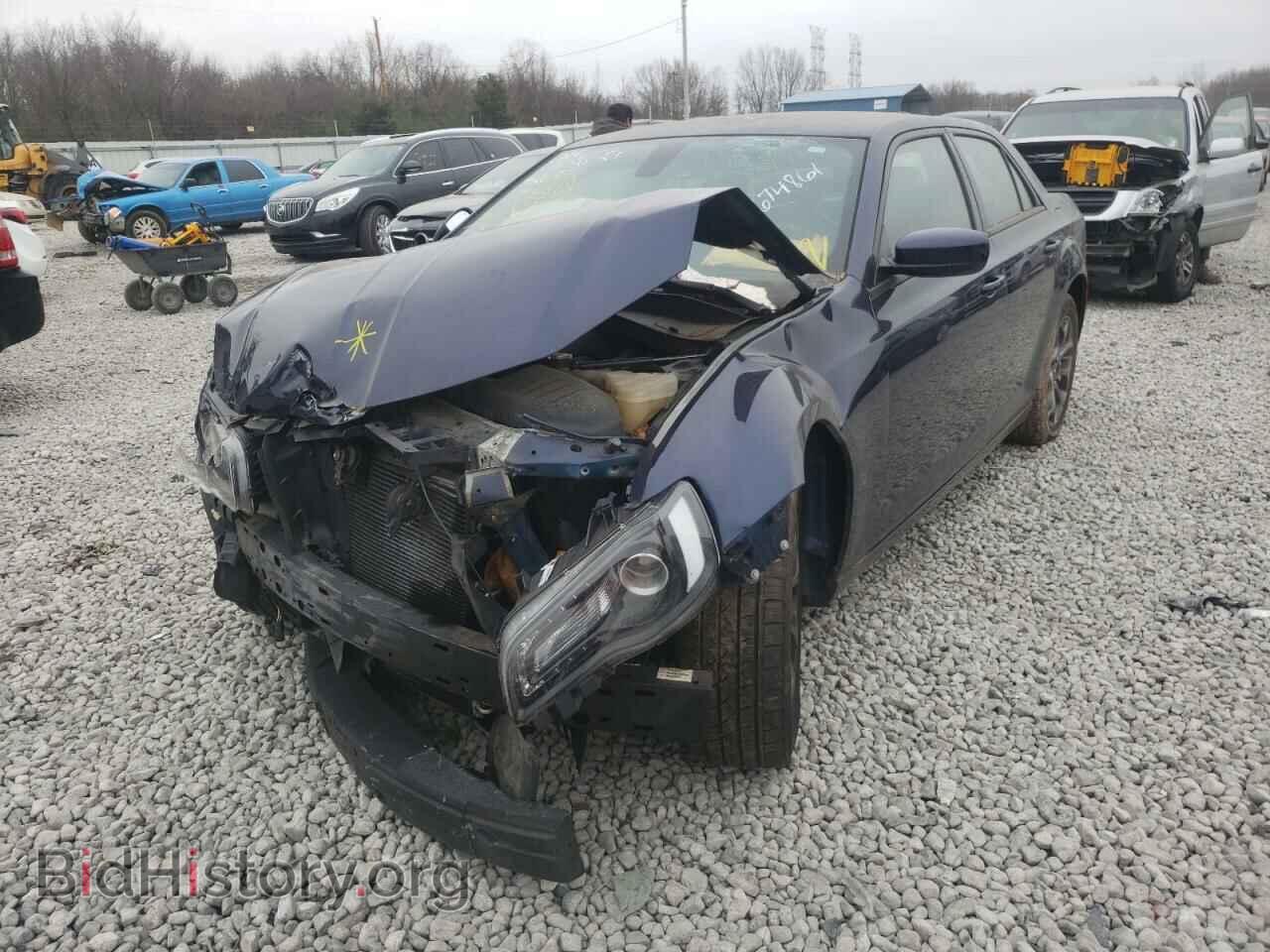 2016 CHRYSLER 300 - VIN: 2C3CCAGG9GH182885 - Фото 2