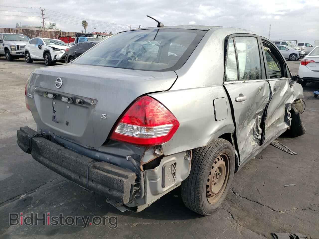 2007 NISSAN VERSA - VIN: 3N1BC11E27L451690 - Фото 4