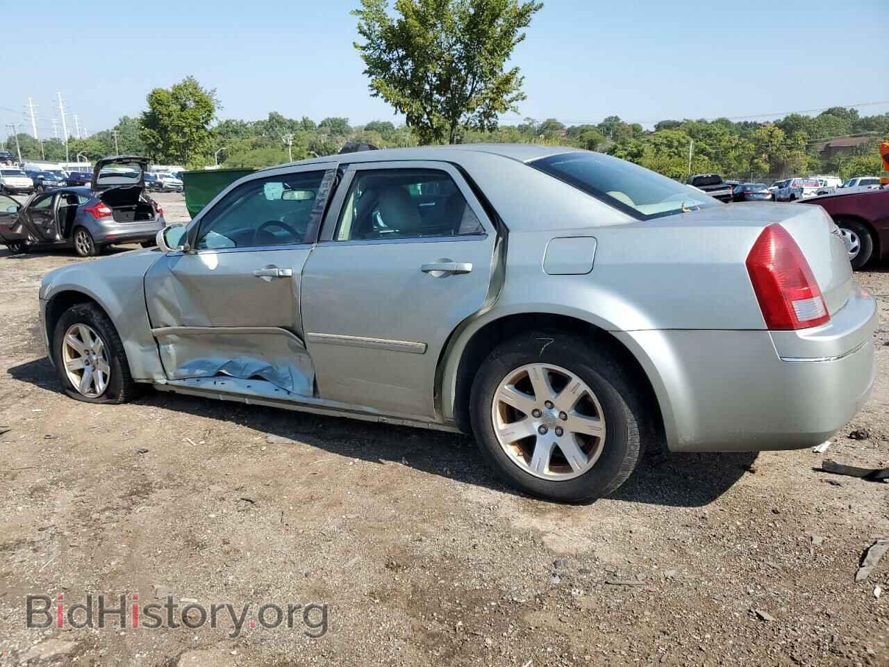 2006 CHRYSLER 300 - VIN: 2C3KA53G06H212725 - Фото 2