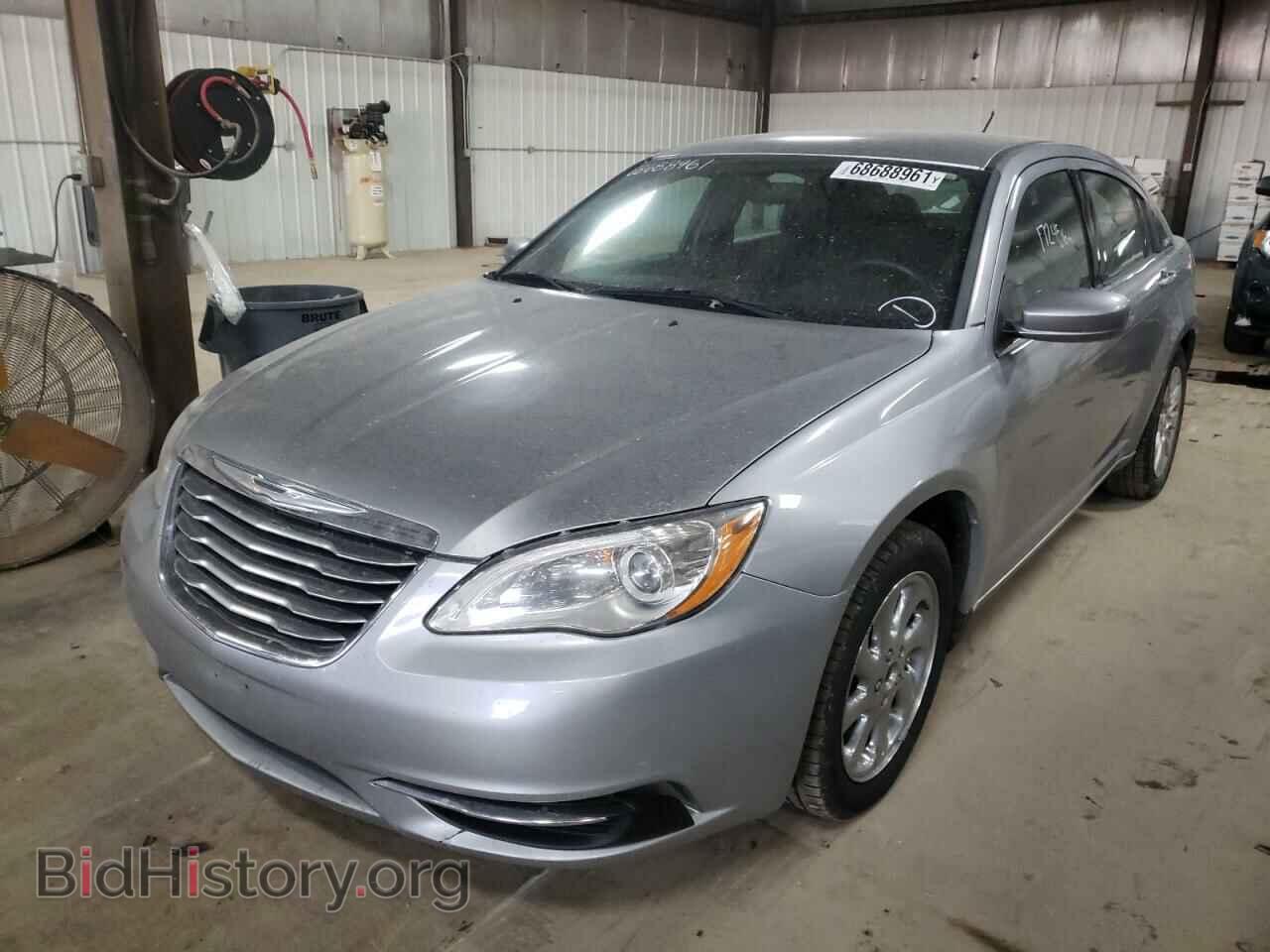 2013 CHRYSLER 200 - VIN: 1C3CCBAB9DN734200 - Фото 2