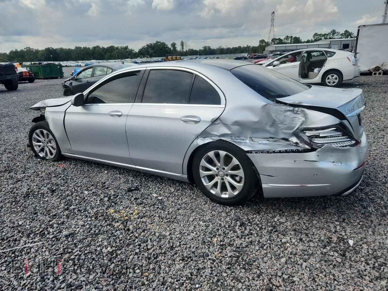 2017 MERCEDES-BENZ E-CLASS - VIN: WDDZF4KB2HA208565 - Фото 2