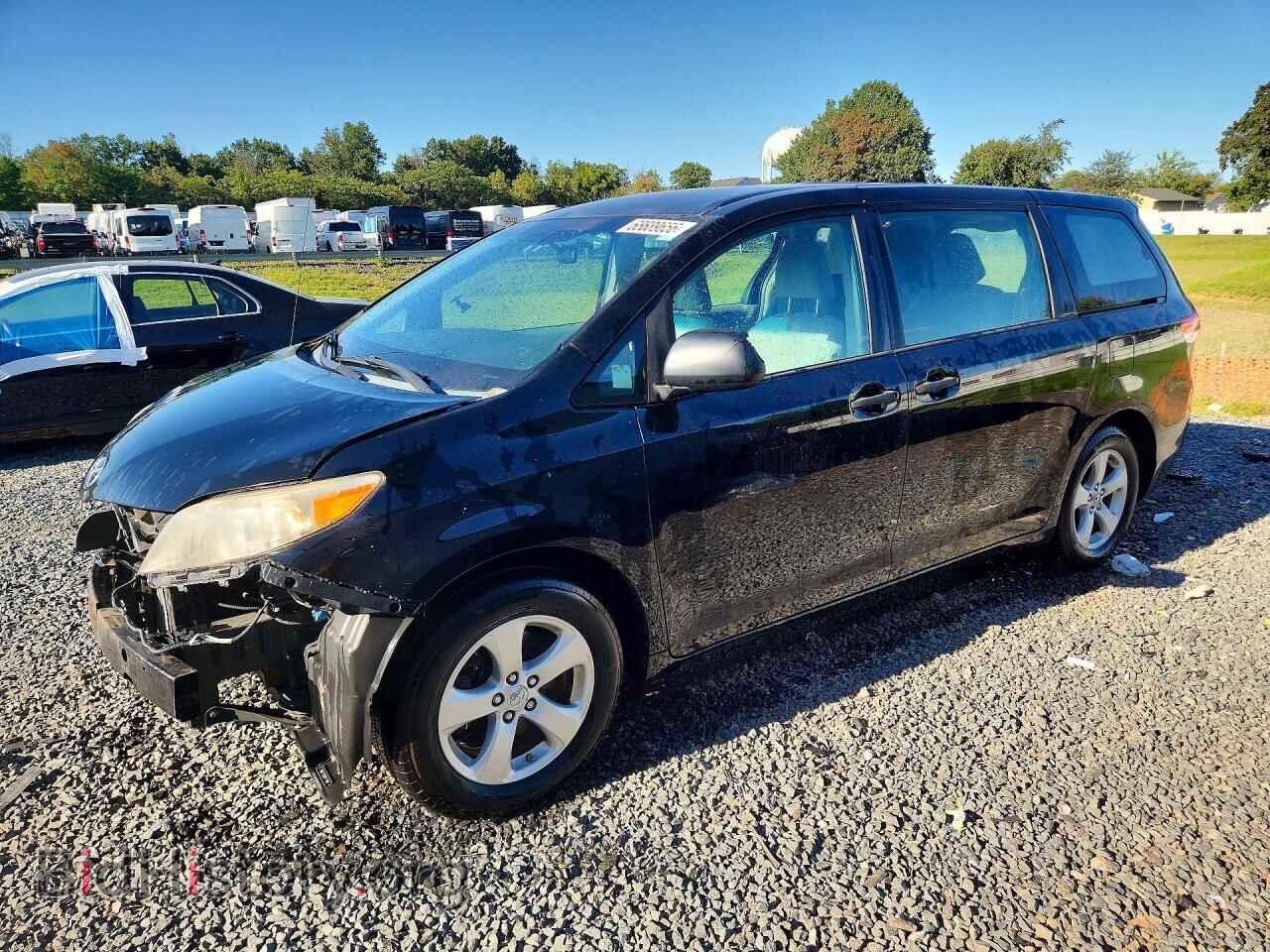 Фотография 5TDZK3DC8DS286576 - TOYOTA SIENNA 2013
