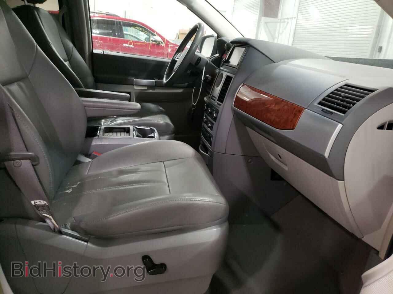 2008 CHRYSLER MINIVAN - VIN: 2A8HR54P28R796810 - Фото 5