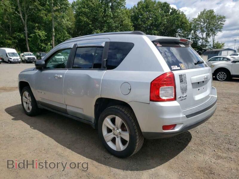 2011 Jeep COMPASS (VIN 1J4NF1FB3BD280666) — фото 2 из 12