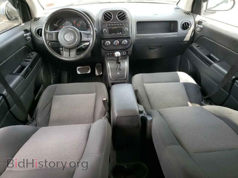 2011 Jeep COMPASS (VIN 1J4NF1FB3BD280666) — фото 8 из 12