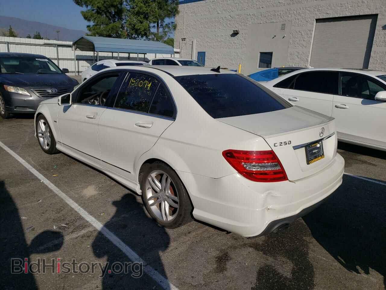 2012 MERCEDES-BENZ C-CLASS - VIN: WDDGF4HB2CR219607 - Фото 2