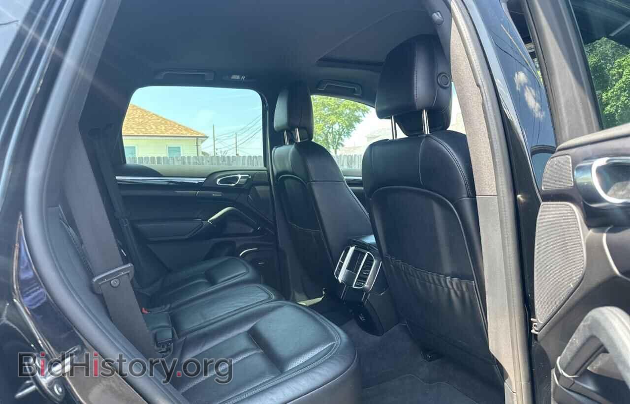 2017 PORSCHE CAYENNE - VIN: WP1AA2A21HKA80419 - Photo 6