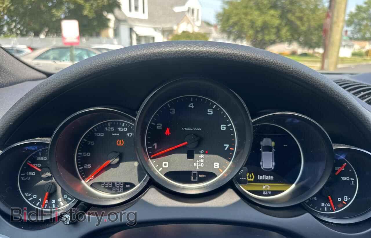 2017 PORSCHE CAYENNE - VIN: WP1AA2A21HKA80419 - Photo 8