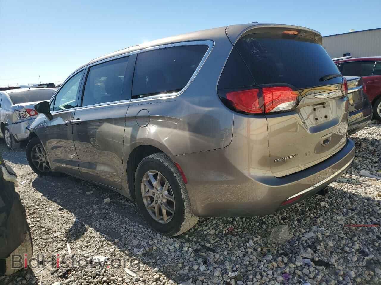 2017 CHRYSLER PACIFICA - VIN: 2C4RC1BGXHR770951 - Photo 2