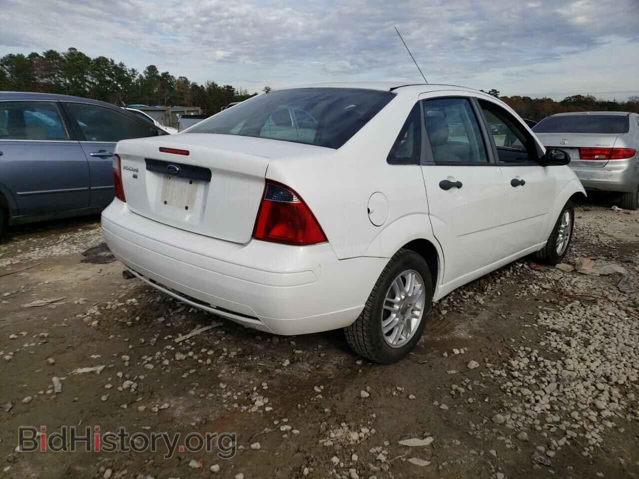2007 FORD FOCUS - VIN: 1FAFP34N57W183938 - Фото 3