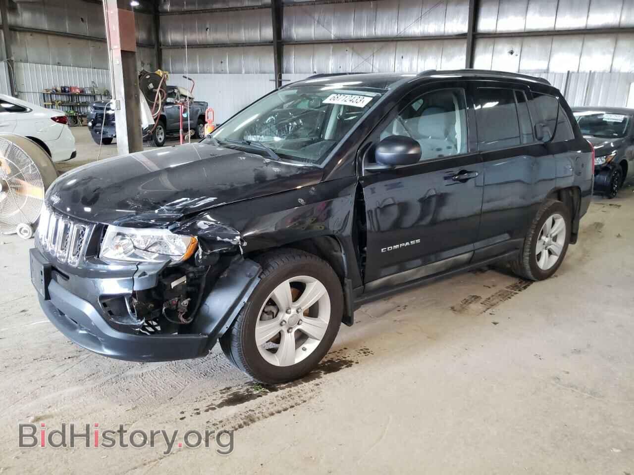 Photo 1J4NF1FB8BD134375 - JEEP COMPASS 2011