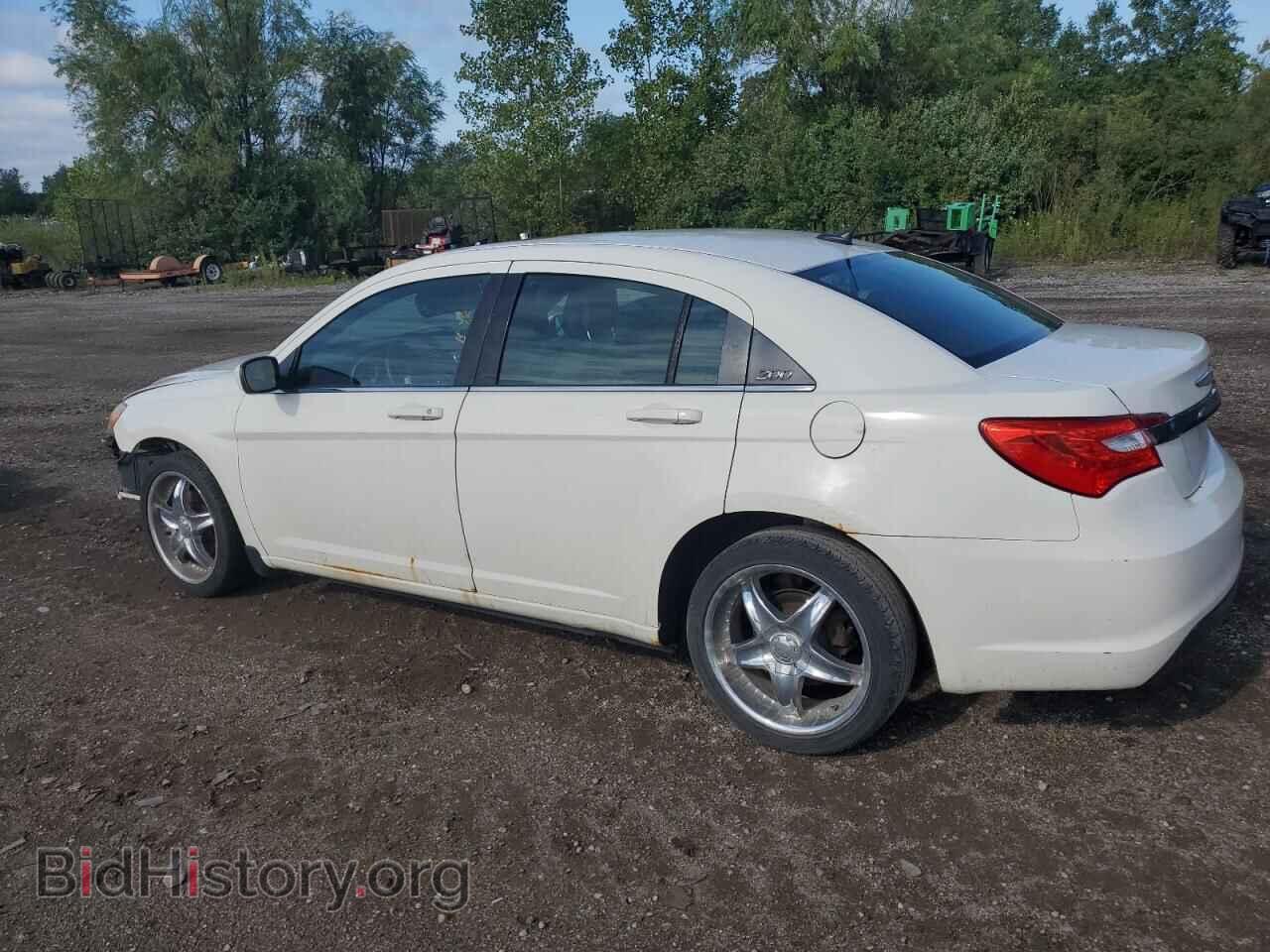 2011 CHRYSLER 200 - VIN: 1C3BC1FB3BN522176 - Фото 2