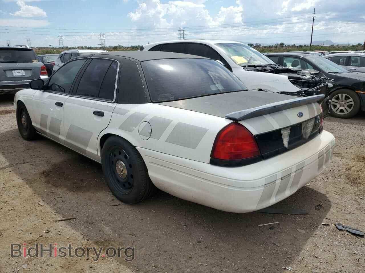 2011 FORD CROWN VIC - VIN: 2FABP7BV2BX155777 - Фото 2
