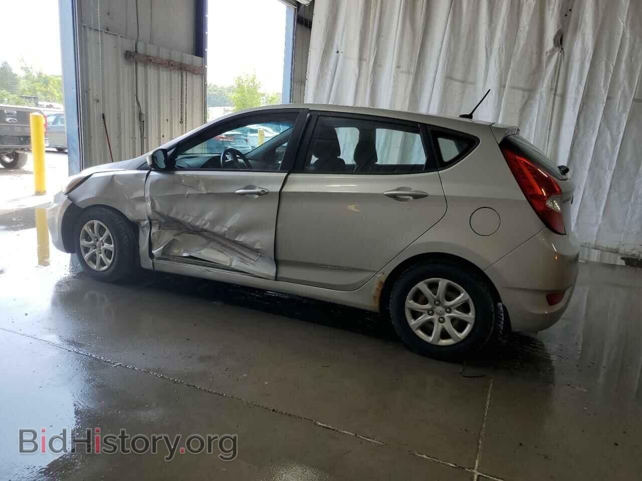 2013 HYUNDAI ACCENT - VIN: KMHCT5AE0DU121231 - Фото 2