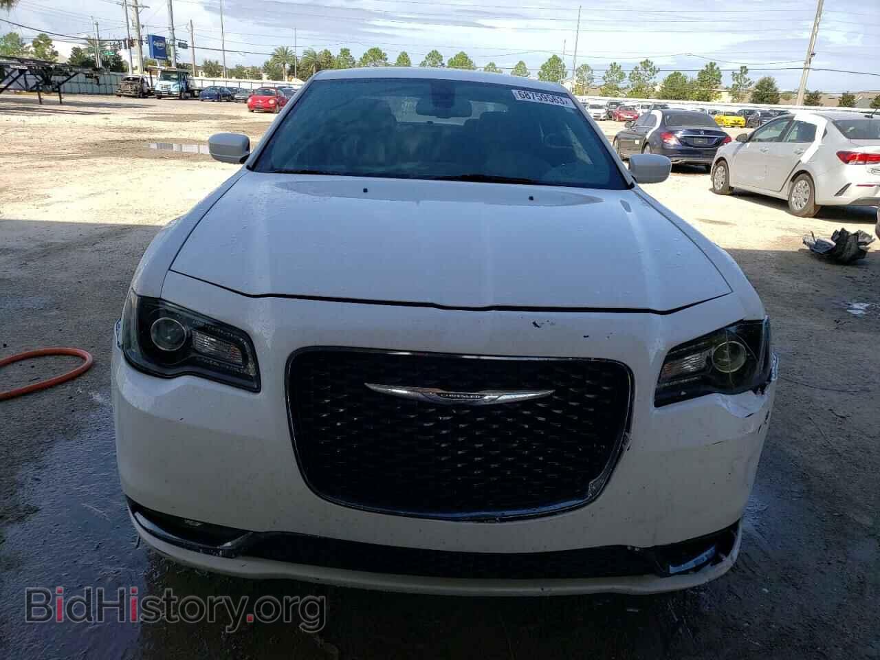 2019 CHRYSLER 300 - VIN: 2C3CCABG3KH538201 - Фото 5