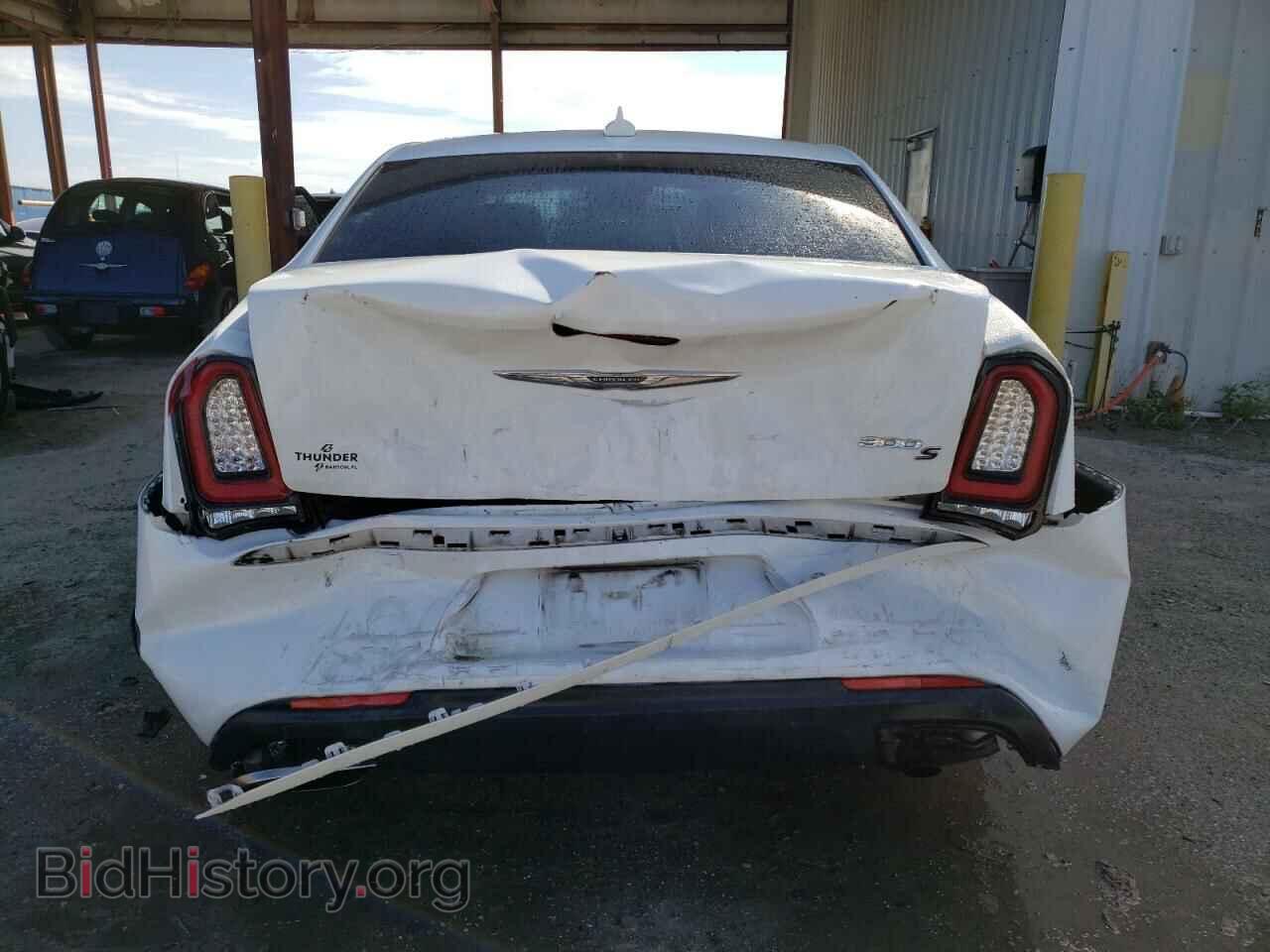 2019 CHRYSLER 300 - VIN: 2C3CCABG3KH538201 - Фото 6