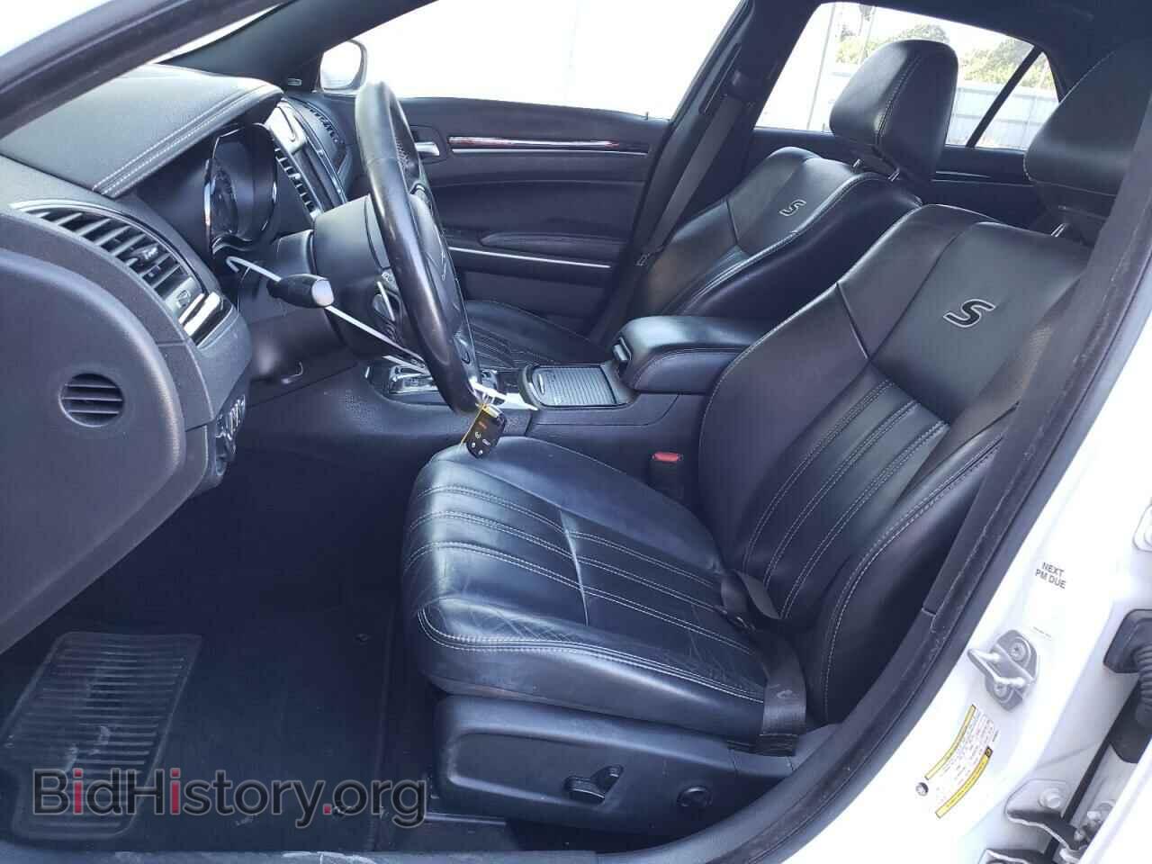 2019 CHRYSLER 300 - VIN: 2C3CCABG3KH538201 - Фото 7