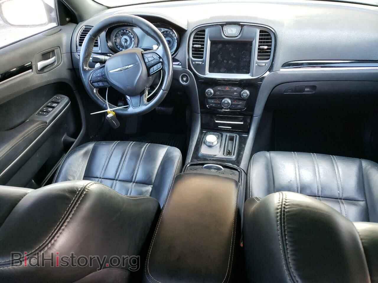 2019 CHRYSLER 300 - VIN: 2C3CCABG3KH538201 - Фото 8