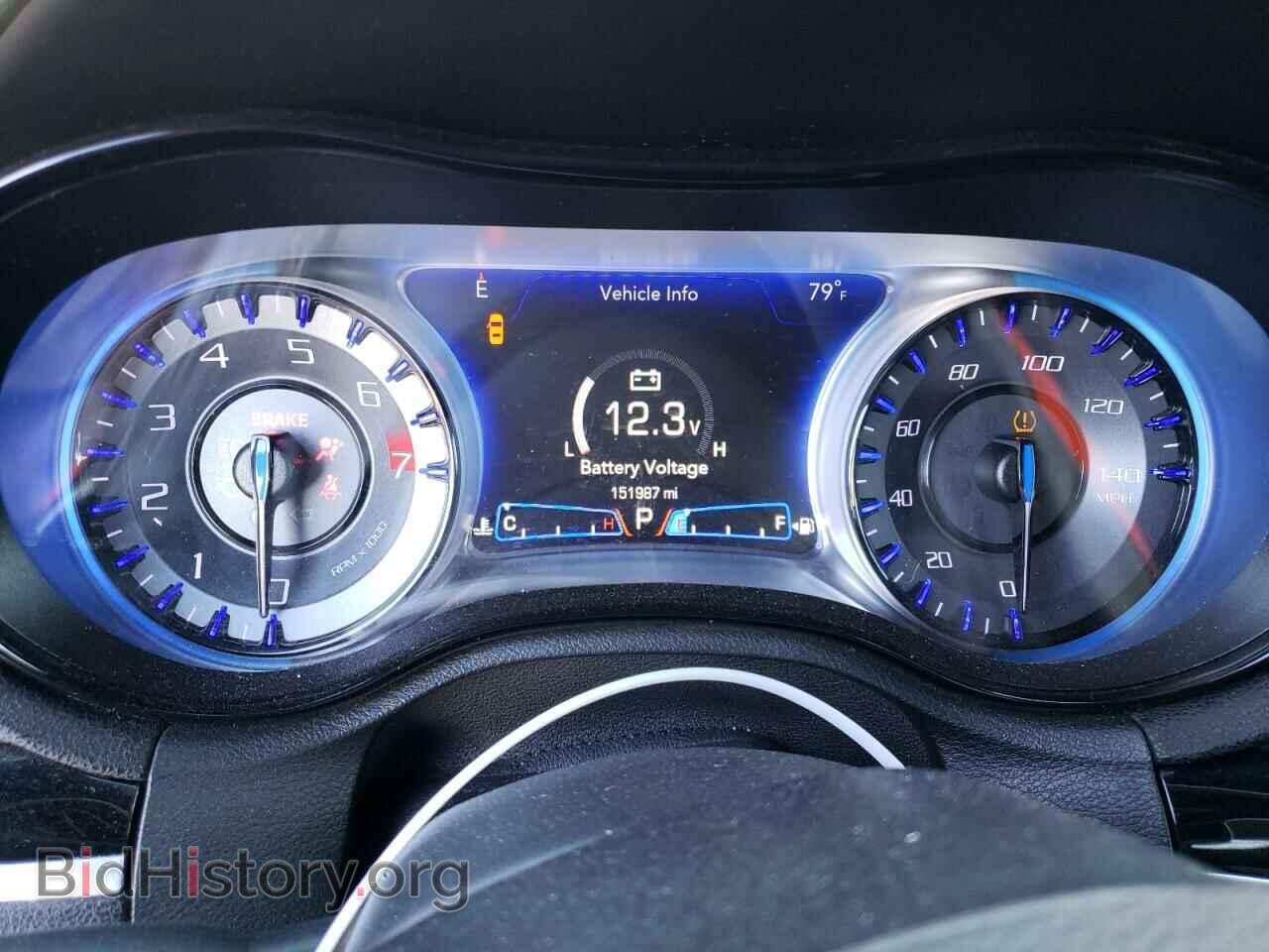 2019 CHRYSLER 300 - VIN: 2C3CCABG3KH538201 - Фото 9