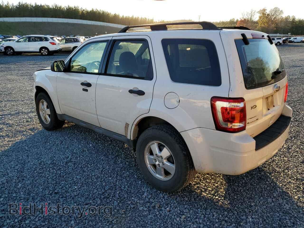2011 FORD ESCAPE - VIN: 1FMCU0D75BKB35079 - Фото 2