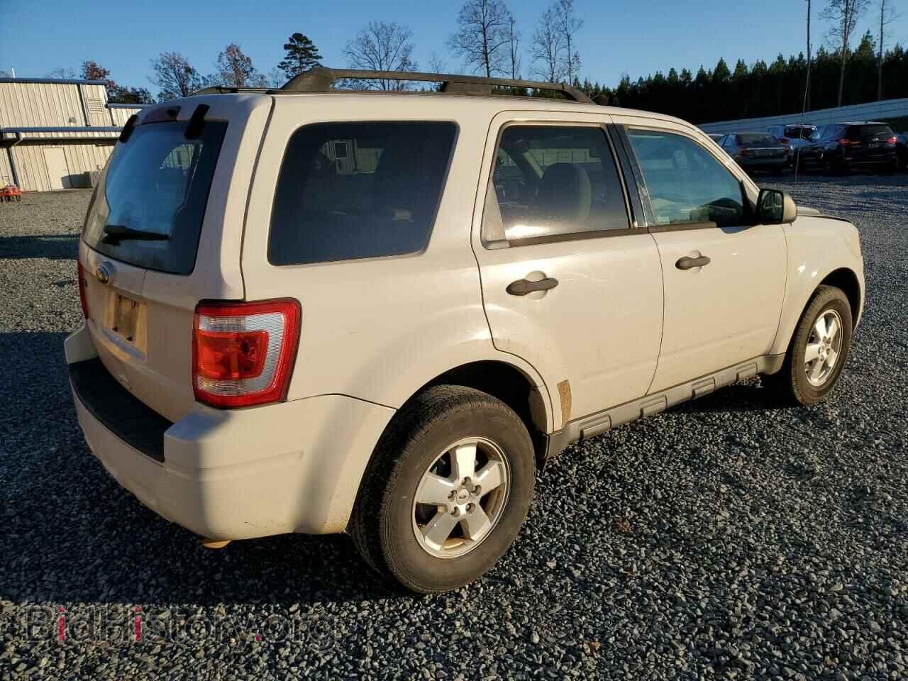 2011 FORD ESCAPE - VIN: 1FMCU0D75BKB35079 - Фото 3