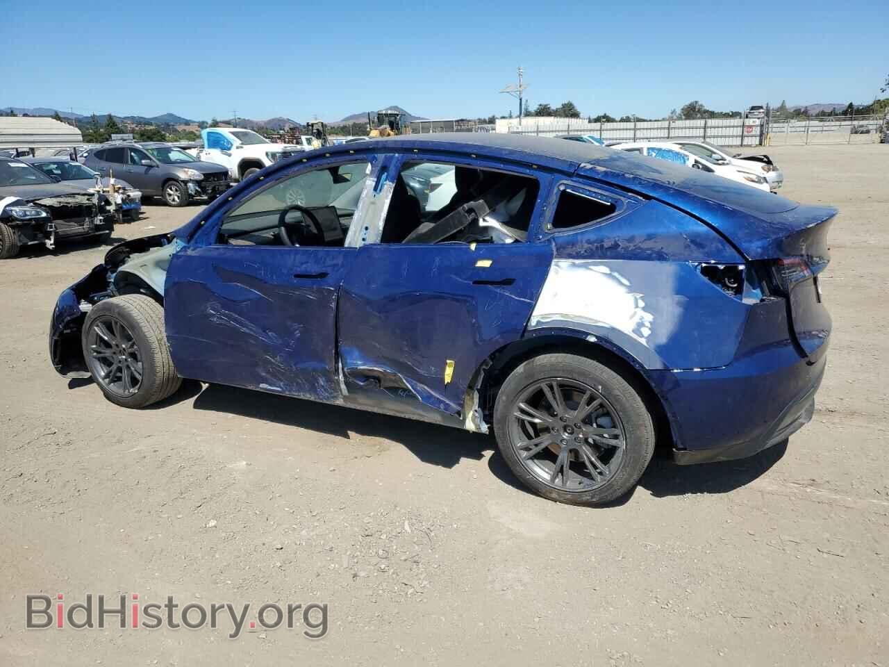 2024 TESLA MODEL Y - VIN: 7SAYGDED2RF105318 - Photo 2