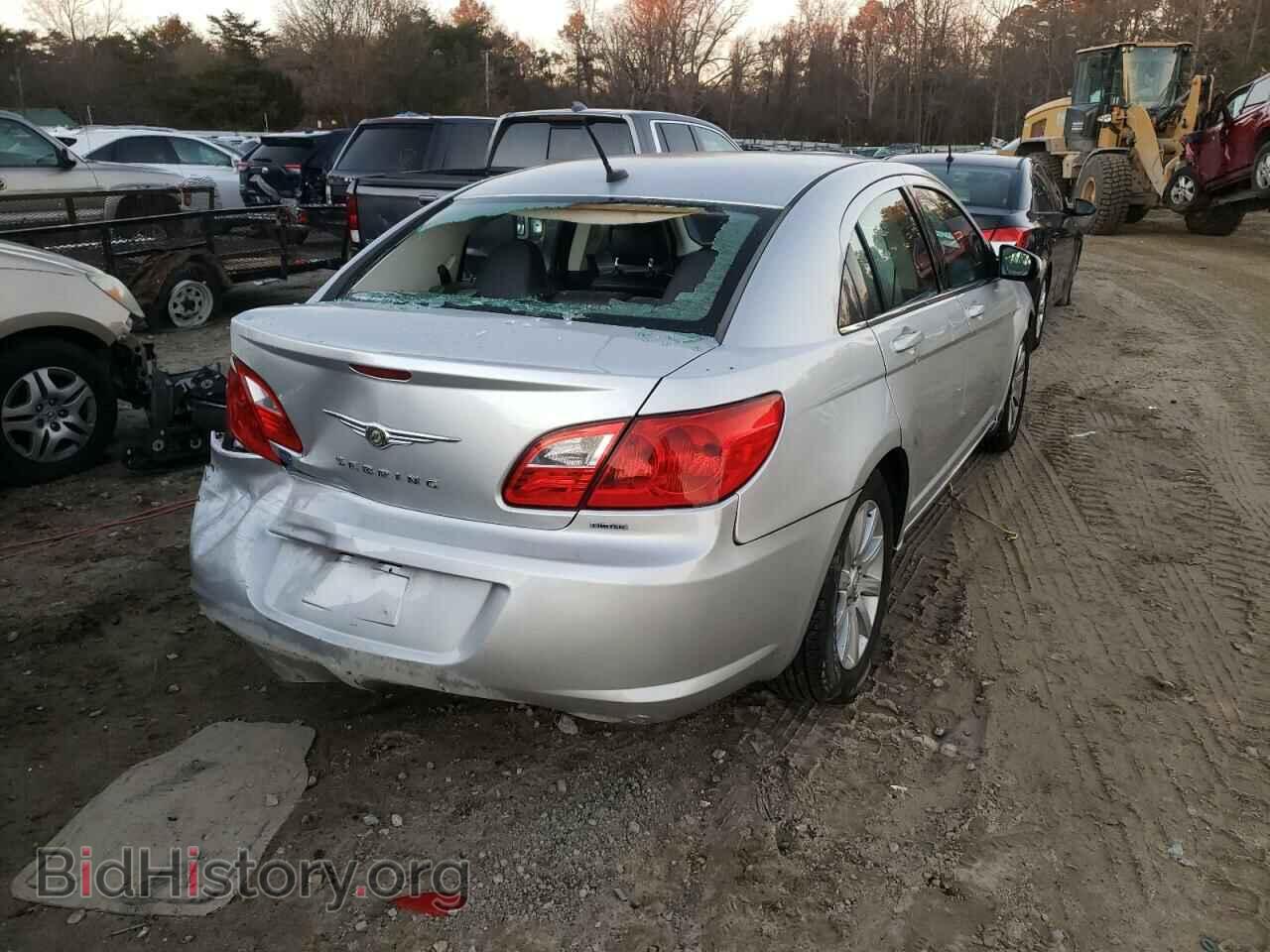 2010 CHRYSLER SEBRING - VIN: 1C3CC5FB6AN213926 - Фото 4