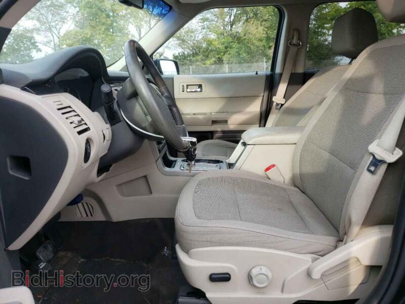 2010 Ford FLEX (VIN 2FMGK5BC9ABA98874) — фото 7 из 12
