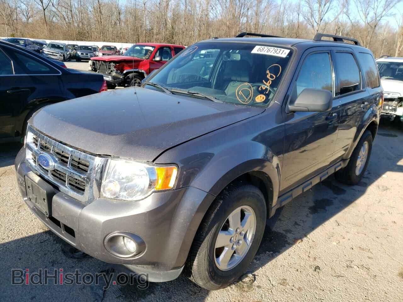 2011 FORD ESCAPE - VIN: 1FMCU0D70BKC16734 - Фото 2