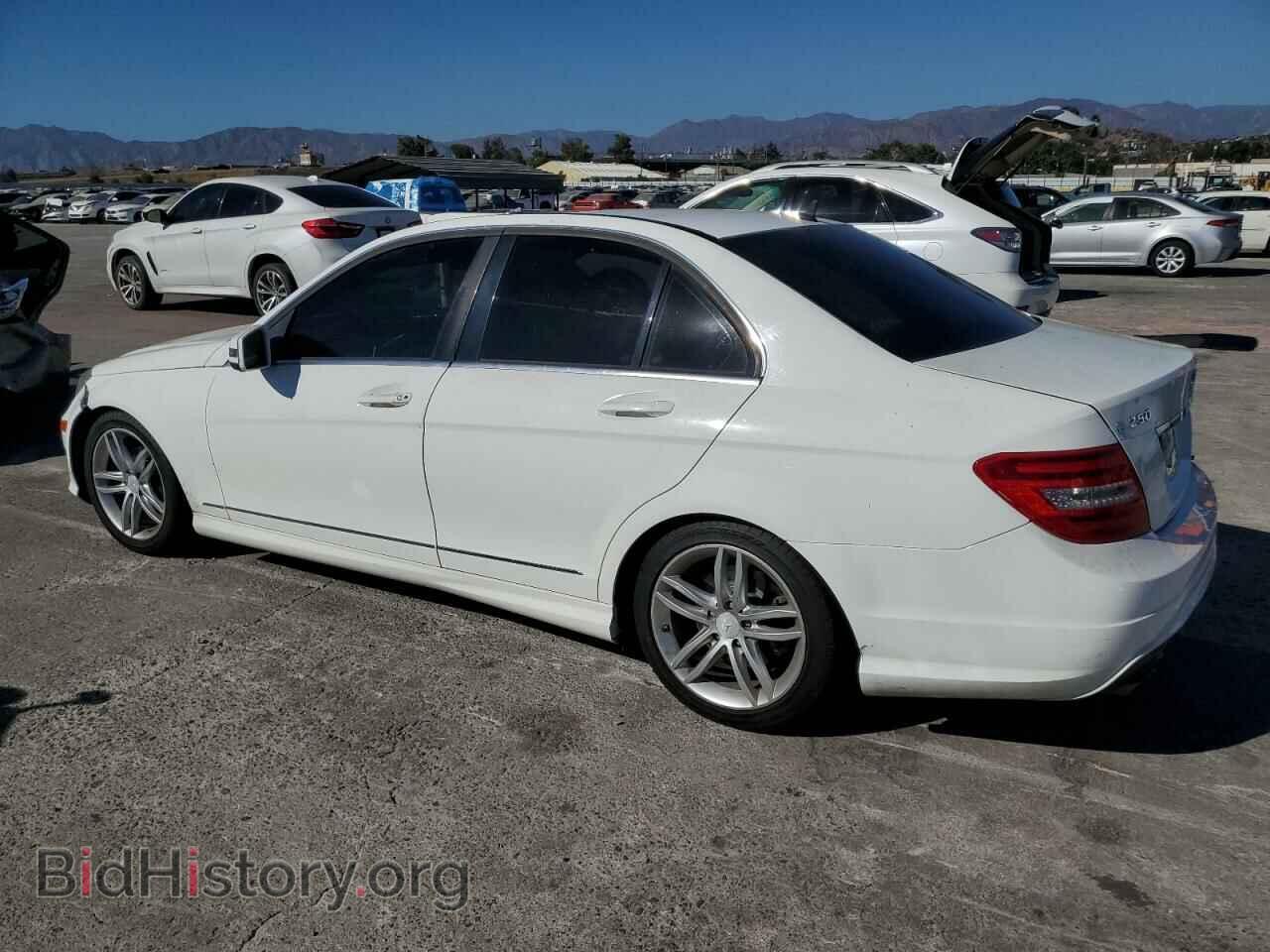 2013 MERCEDES-BENZ C-CLASS - VIN: WDDGF4HB4DA765101 - Фото 2