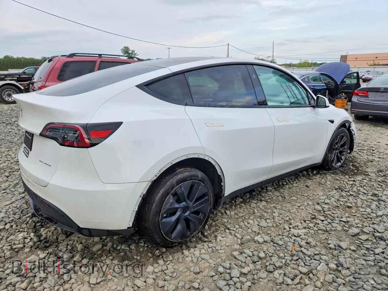 2024 TESLA MODEL Y - VIN: 7SAYGDEEXRF170331 - Photo 3