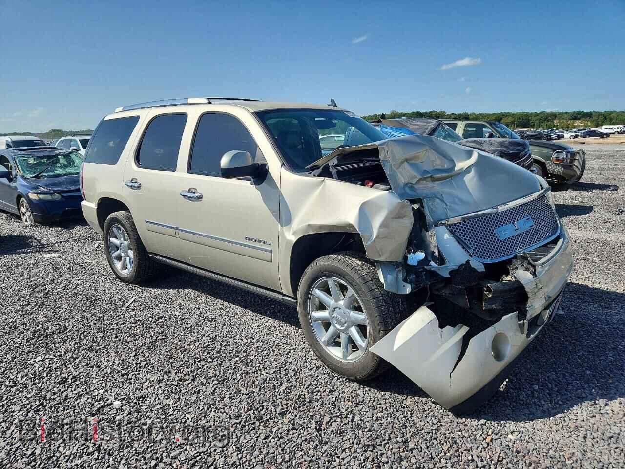 2013 GMC YUKON - VIN: 1GKS2EEF5DR337640 - Photo 4