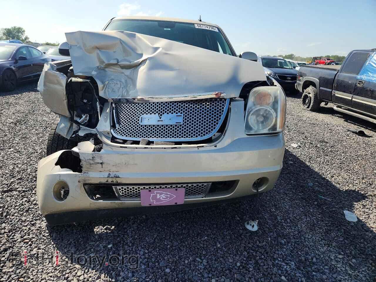 2013 GMC YUKON - VIN: 1GKS2EEF5DR337640 - Photo 5