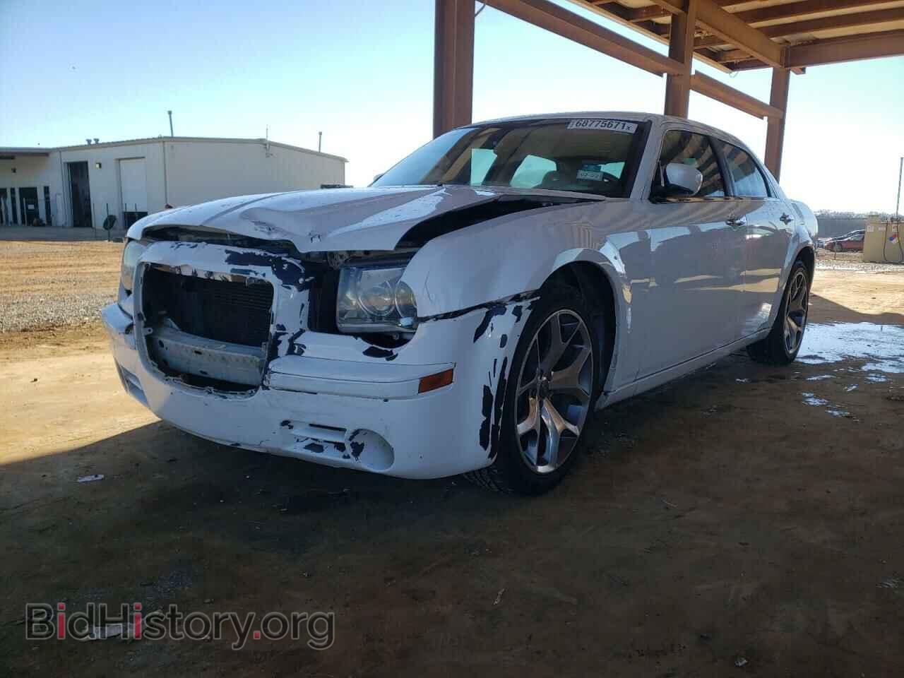 2010 CHRYSLER 300 - VIN: 2C3CA9CT3AH329068 - Фото 2