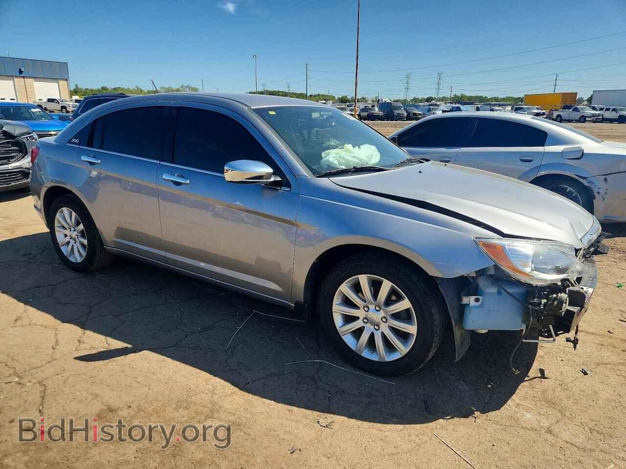 2013 Chrysler 200 (VIN 1C3CCBCG1DN718937) — photo 4 of 13