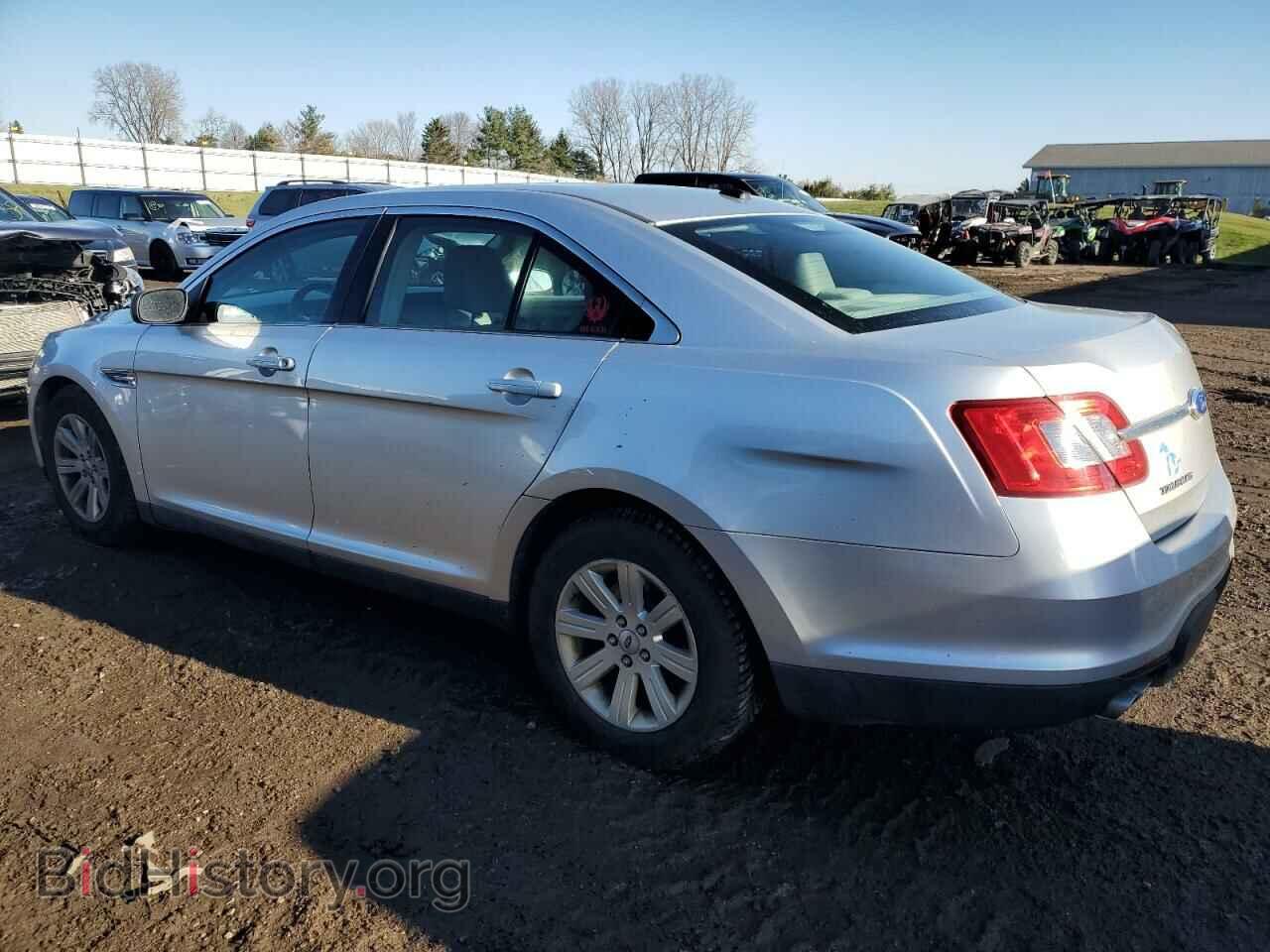 2011 FORD TAURUS - VIN: 1FAHP2DW8BG179848 - Photo 2