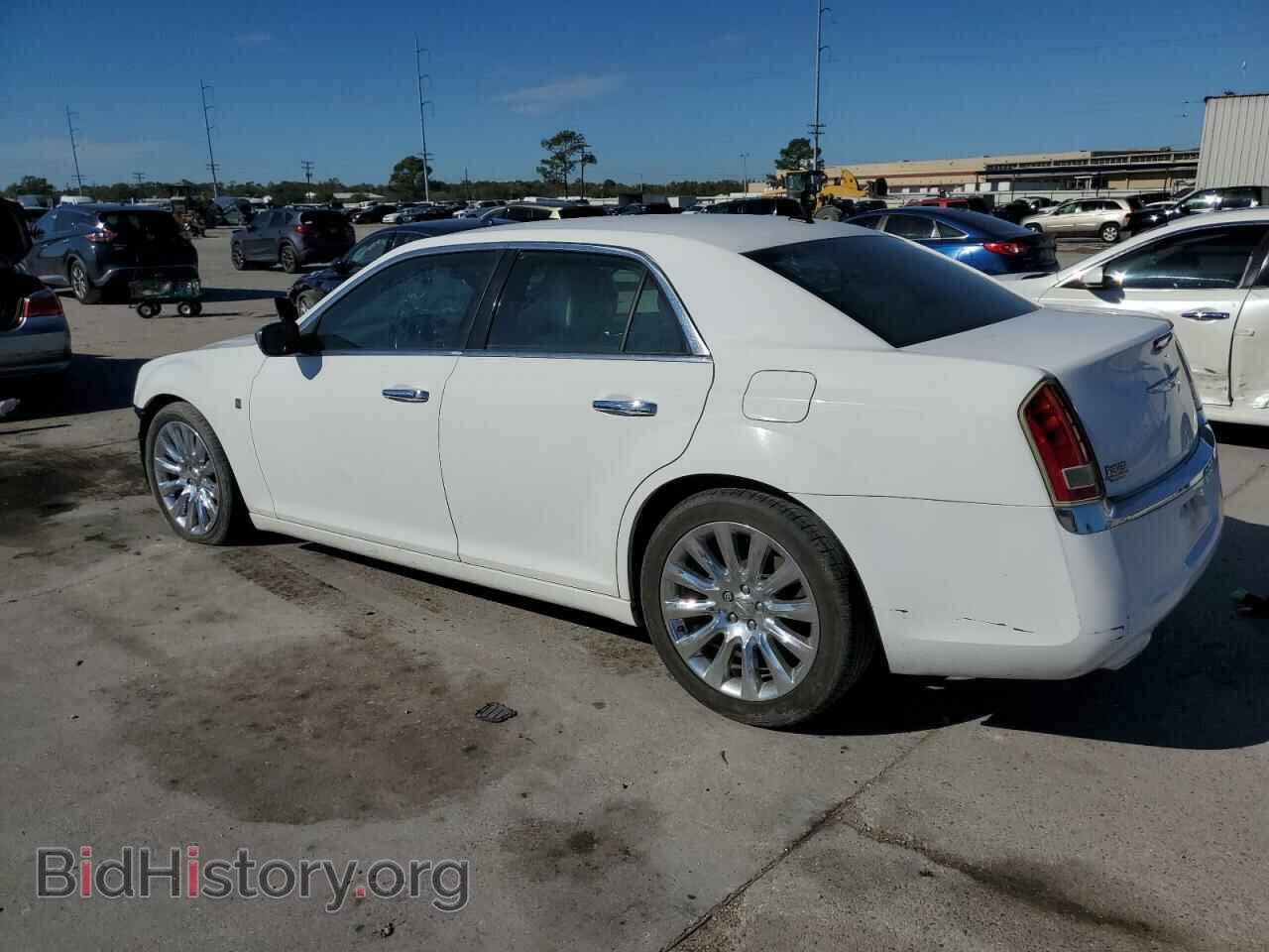 2013 CHRYSLER 300 - VIN: 2C3CCAAG4DH697779 - Фото 2