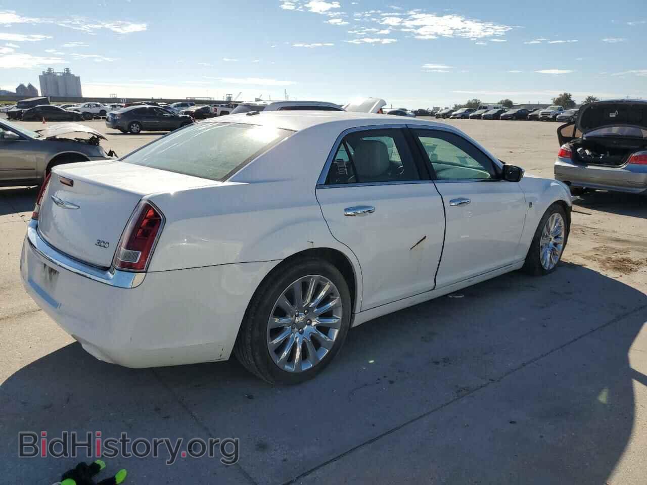 2013 CHRYSLER 300 - VIN: 2C3CCAAG4DH697779 - Фото 3