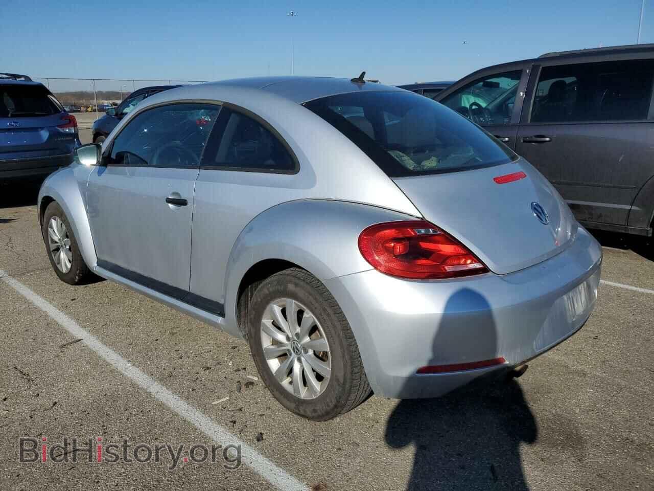 2013 VOLKSWAGEN BEETLE - VIN: 3VWFP7AT5DM643029 - Фото 2