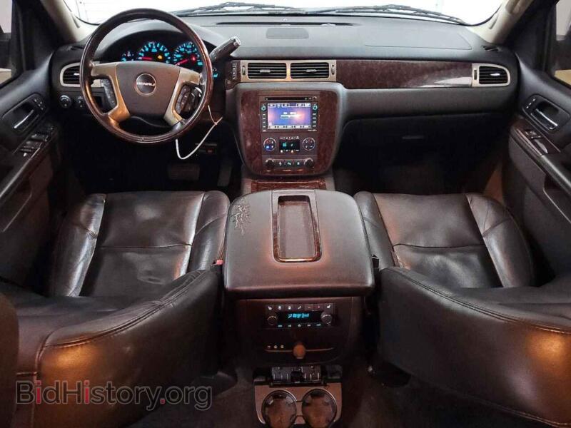 2010 GMC YUKON (VIN 1GKUKEEF5AR124501) — photo 8 of 13