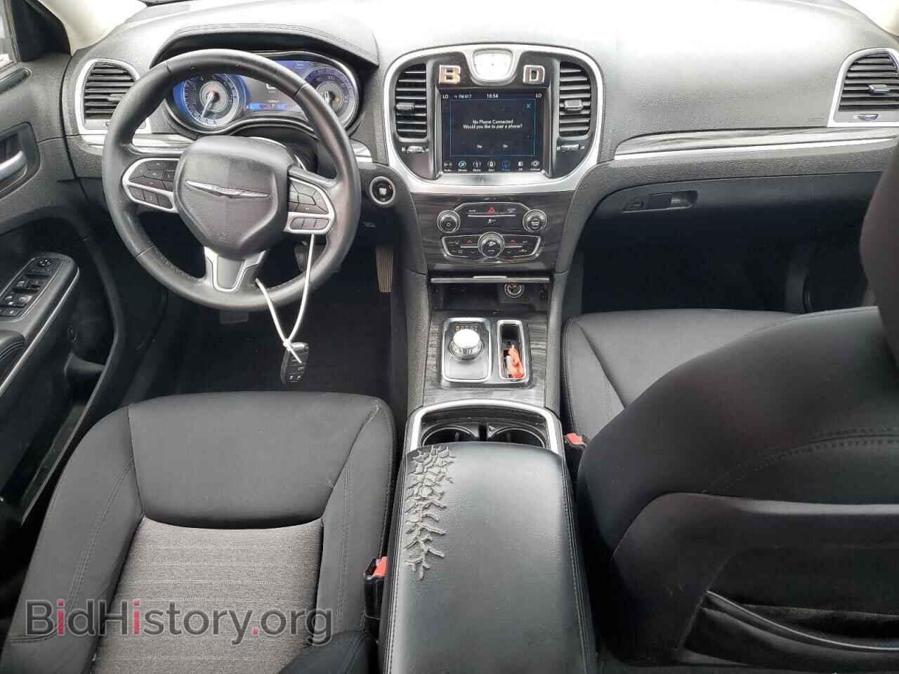 2019 CHRYSLER 300 - VIN: 2C3CCAAG6KH727068 - Фото 8