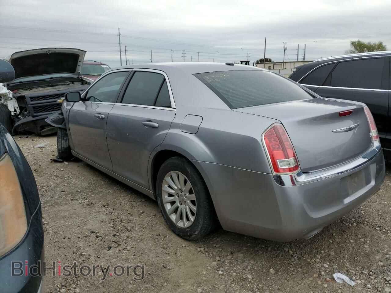 2014 CHRYSLER 300 - VIN: 2C3CCAAG2EH223587 - Фото 2