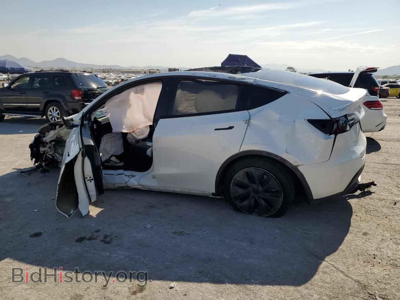 2024 TESLA MODEL Y - VIN: 7SAYGDED1RF121719 - Photo 2